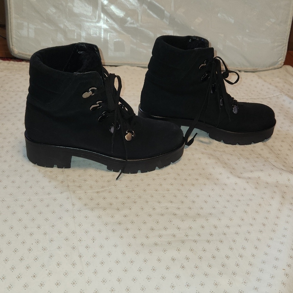 Aquatalia black suede leather lace-up Lug moto combat ankle boots sz 8.5 women